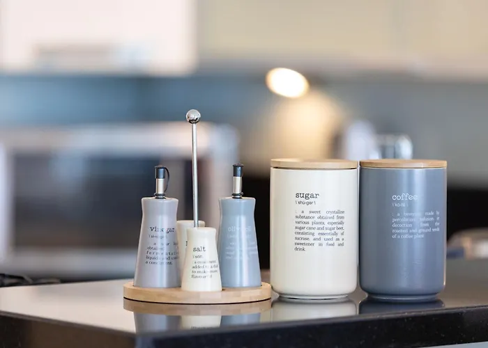 Songs Of The Lake By Lagom - Bonnington Apartment Jumeirah Lake Towers,